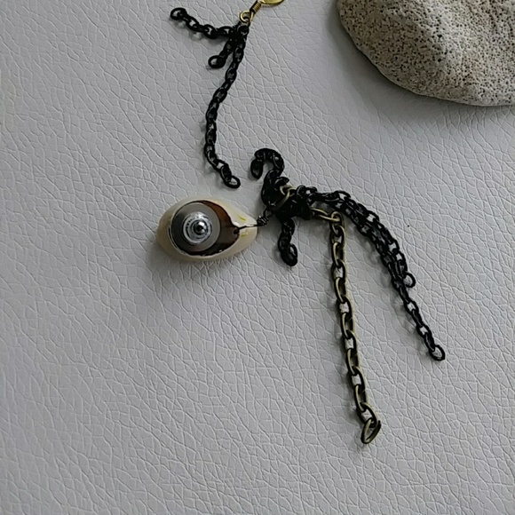 Boho Cowrie Shell Mixed Chain Post Earring - Picture 4 of 4